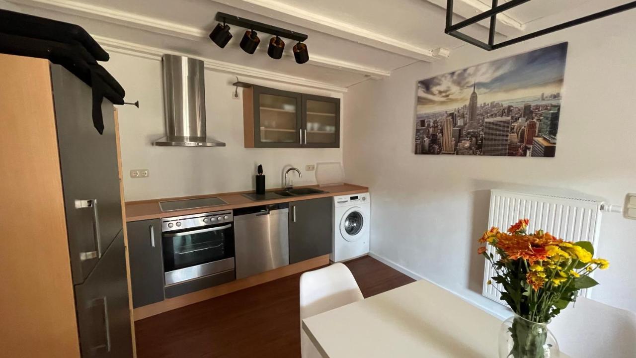 Oase Im Gruenen Hinterhof, Eg, Ruhe, Terrasse, Carport, Free Paytv, Kaffee&Tee, Fahrraeder Apartment Дуйсбург Екстериор снимка