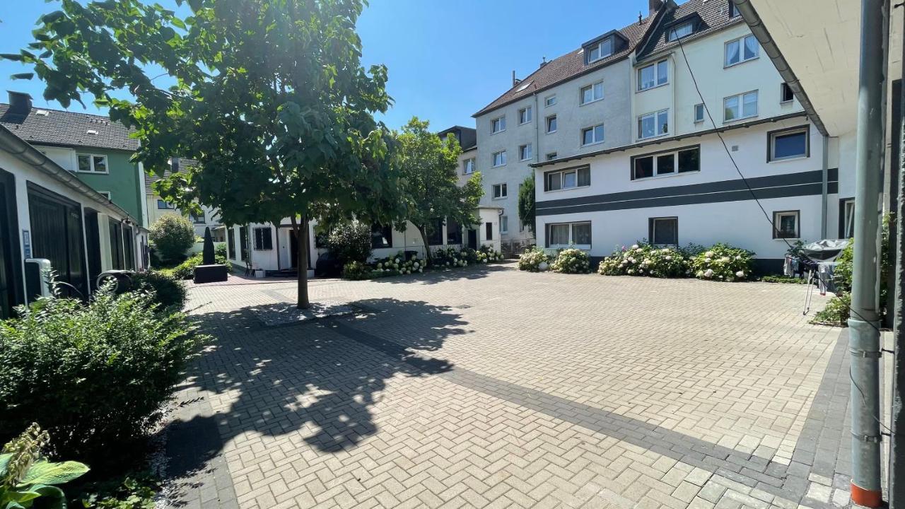 Oase Im Gruenen Hinterhof, Eg, Ruhe, Terrasse, Carport, Free Paytv, Kaffee&Tee, Fahrraeder Apartment Дуйсбург Екстериор снимка