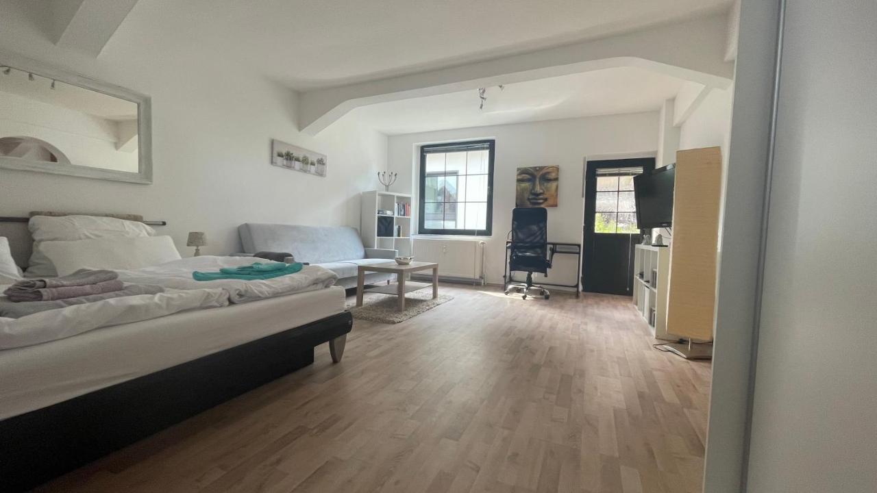 Oase Im Gruenen Hinterhof, Eg, Ruhe, Terrasse, Carport, Free Paytv, Kaffee&Tee, Fahrraeder Apartment Дуйсбург Екстериор снимка