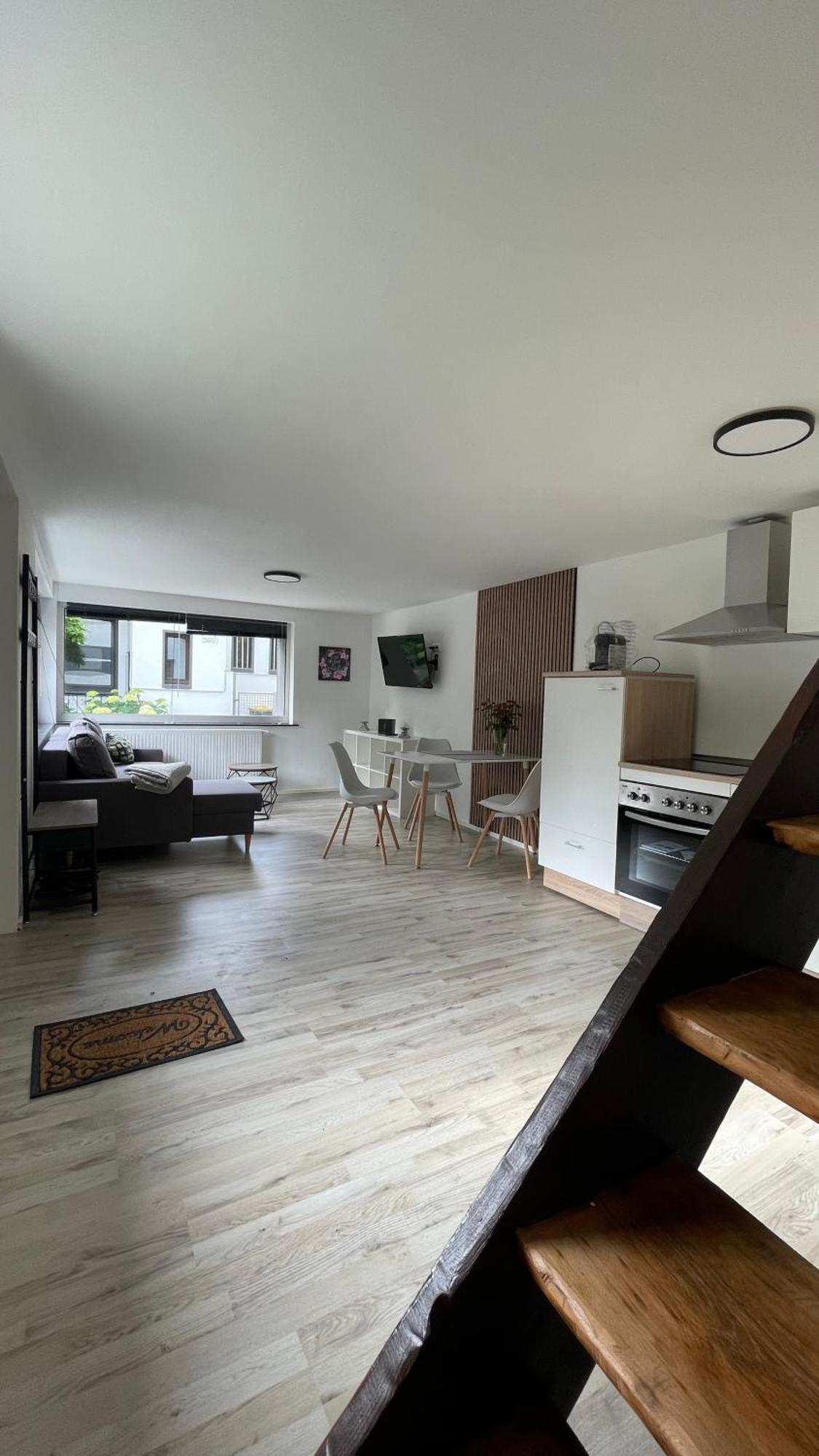 Oase Im Gruenen Hinterhof, Eg, Ruhe, Terrasse, Carport, Free Paytv, Kaffee&Tee, Fahrraeder Apartment Дуйсбург Екстериор снимка